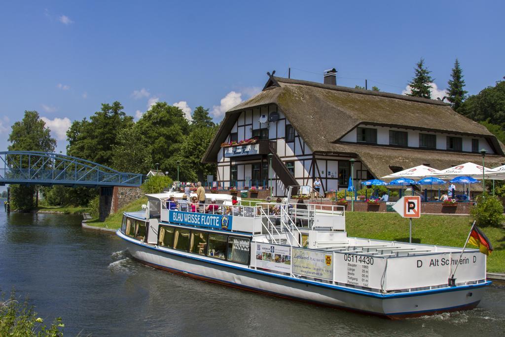 Hotel & Restaurant Lenzer Krug Malchow  Kültér fotó