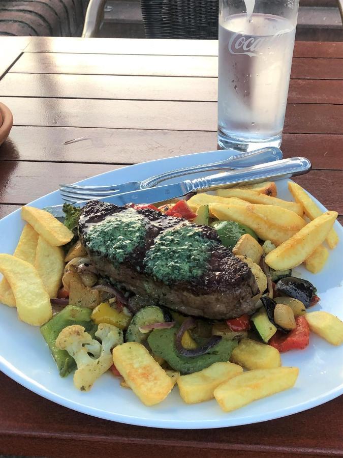 Hotel & Restaurant Lenzer Krug Malchow  Kültér fotó
